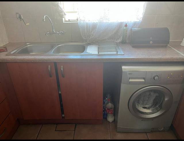 2 BEDROOM APARTMENT FOR SALE IN CASTLEVIEW